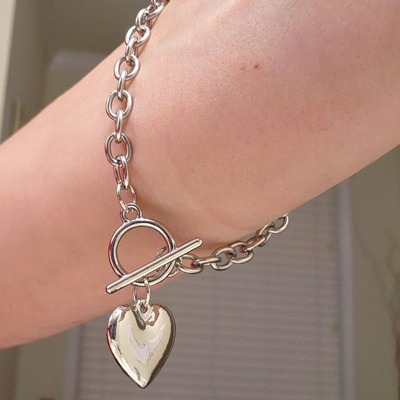 Women's Necklace & Bracelet Set with 🤍 heart pendant 🩶 - Picture 5 of 8